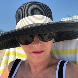 Meet your Posher, Beverly